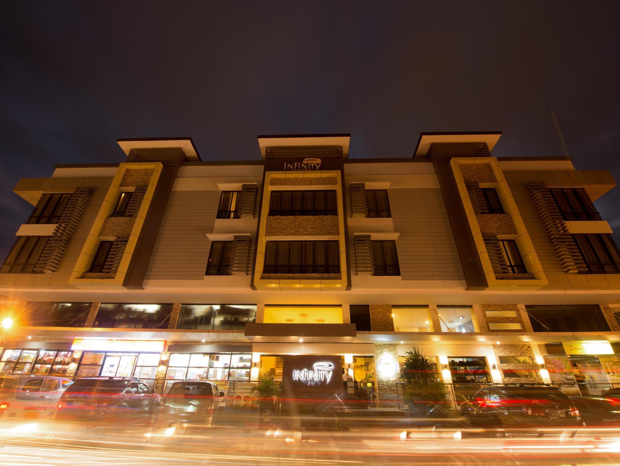 Infinity Suites Davao Stadt Exterior foto