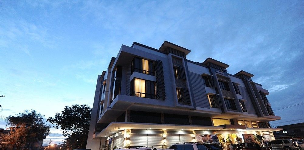 Infinity Suites Davao Stadt Exterior foto