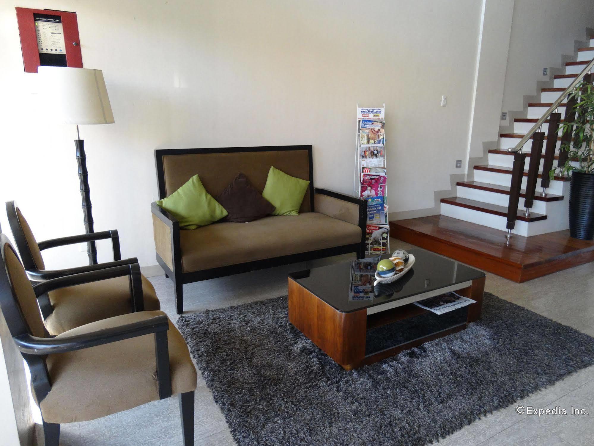 Infinity Suites Davao Stadt Exterior foto